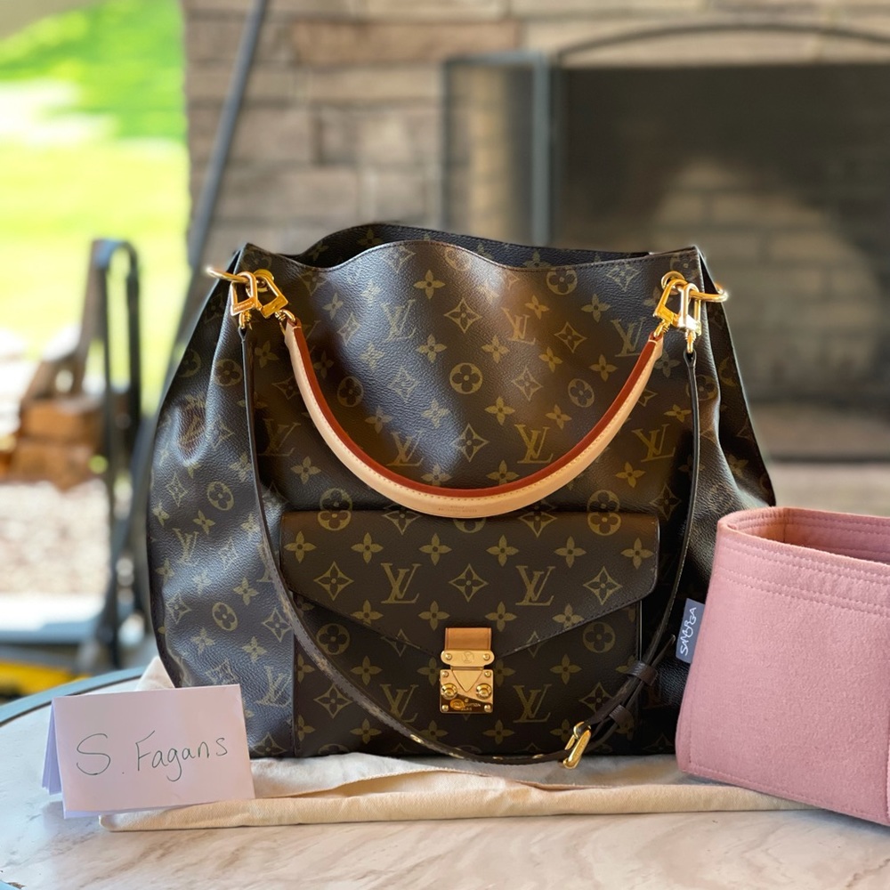 Louis Vuitton Metis Hobo